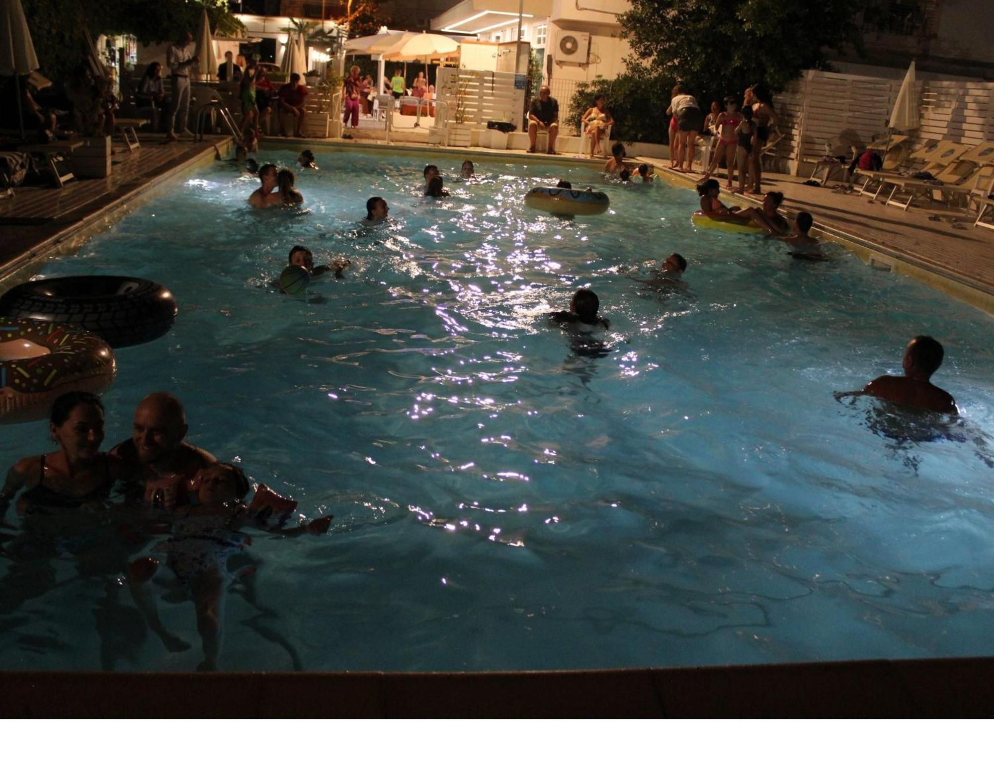Hotel Villa Del Parco Rimini Ngoại thất bức ảnh