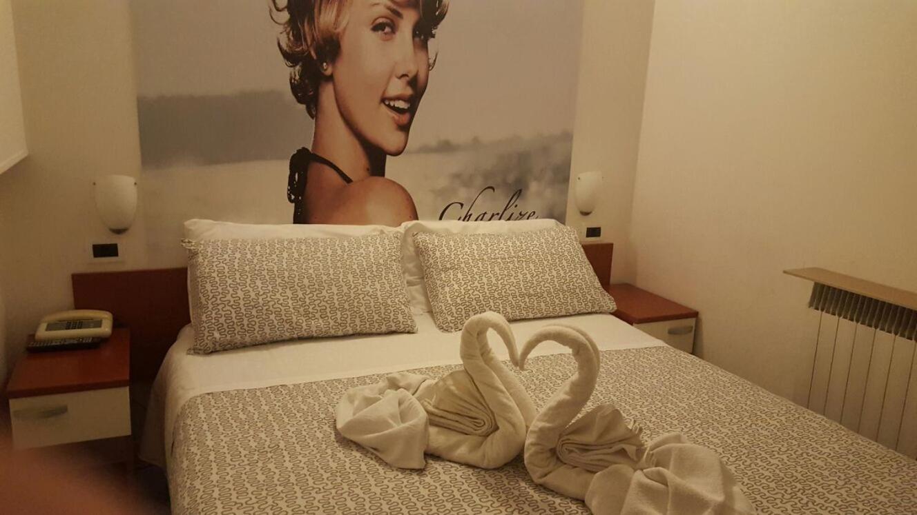 Hotel Villa Del Parco Rimini Ngoại thất bức ảnh