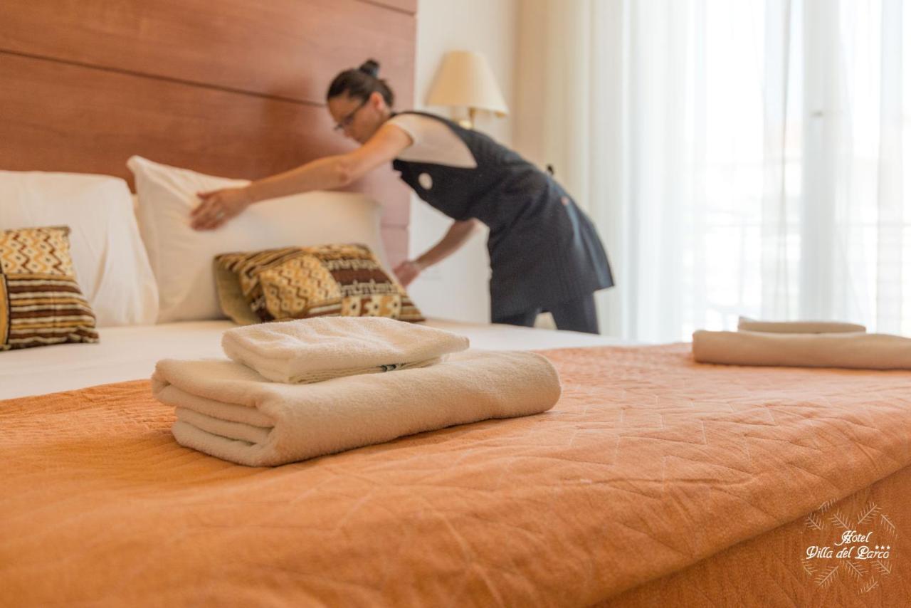 Hotel Villa Del Parco Rimini Ngoại thất bức ảnh